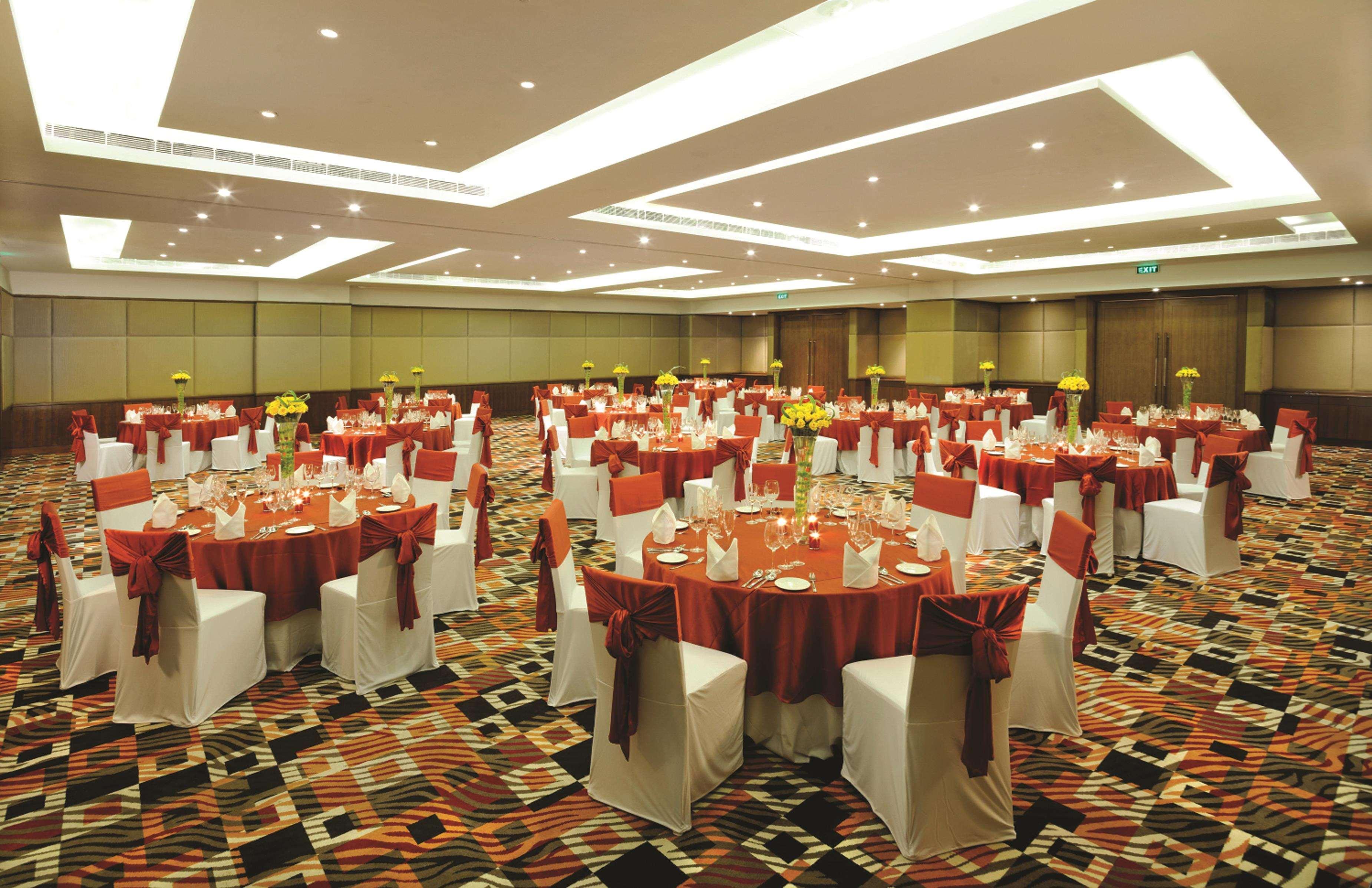 Doubletree By Hilton Gurgaon New Delhi Ncr Hotel Restoran gambar