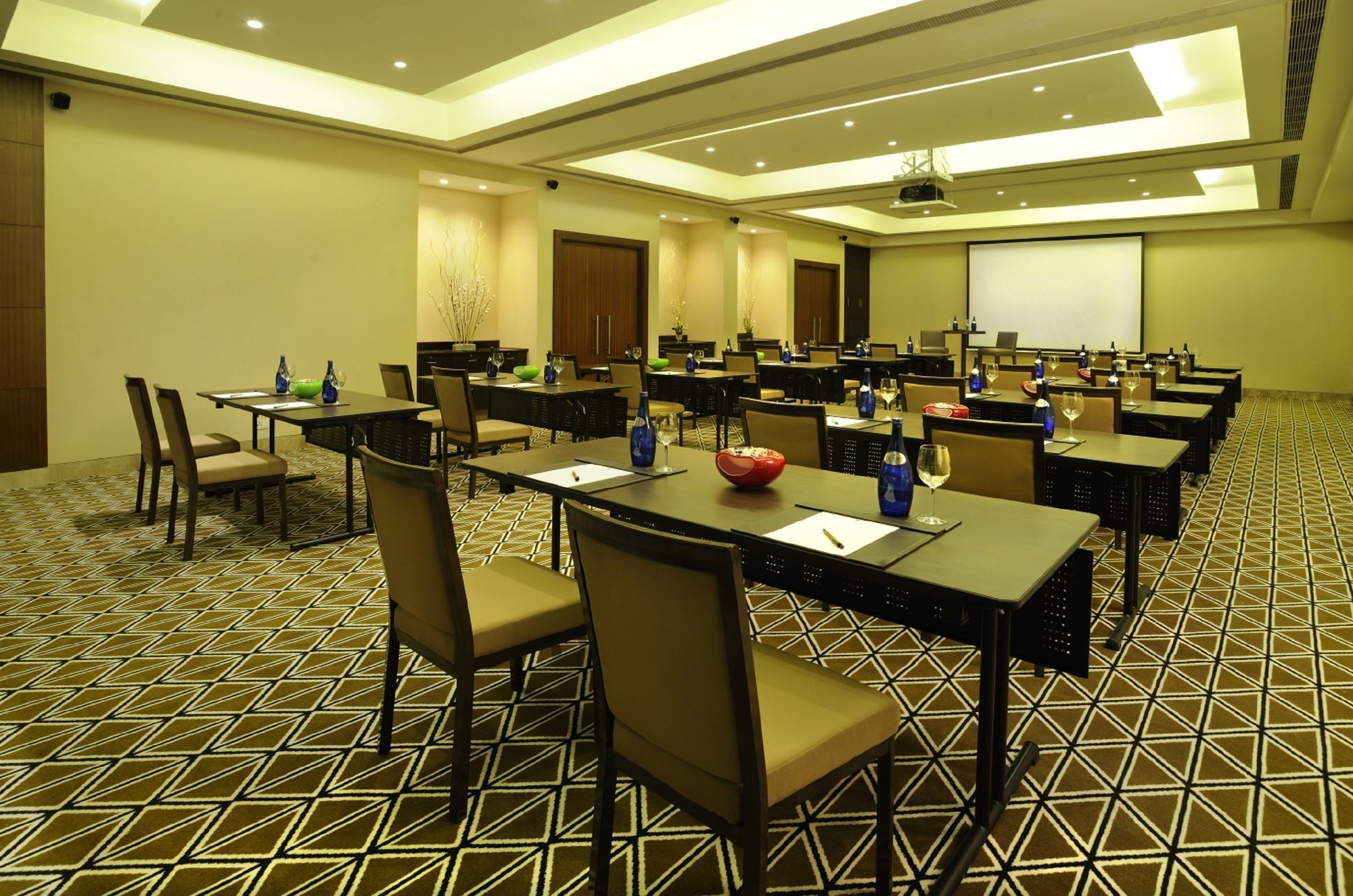 Doubletree By Hilton Gurgaon New Delhi Ncr Hotel Perniagaan gambar